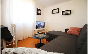 Studio Apartman Elena