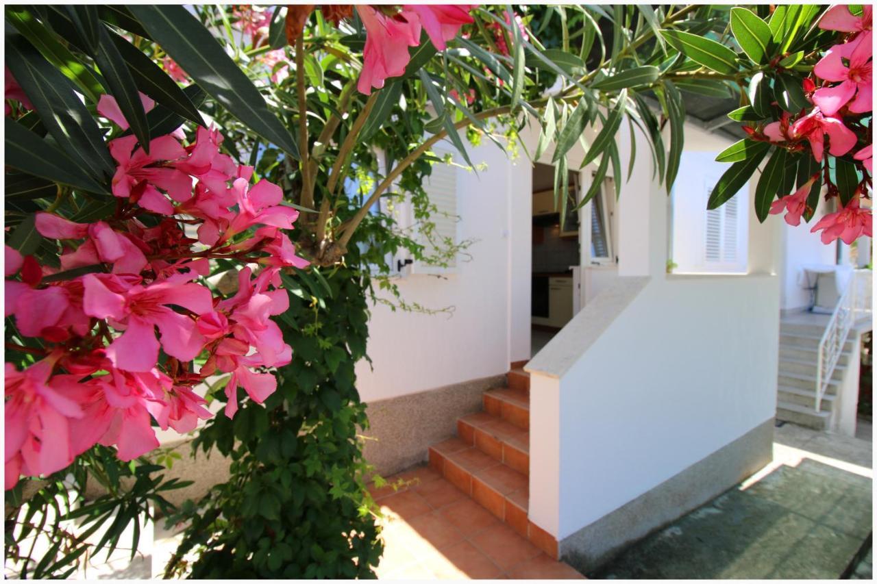 Studio Apartman Elena Primošten Exterior foto