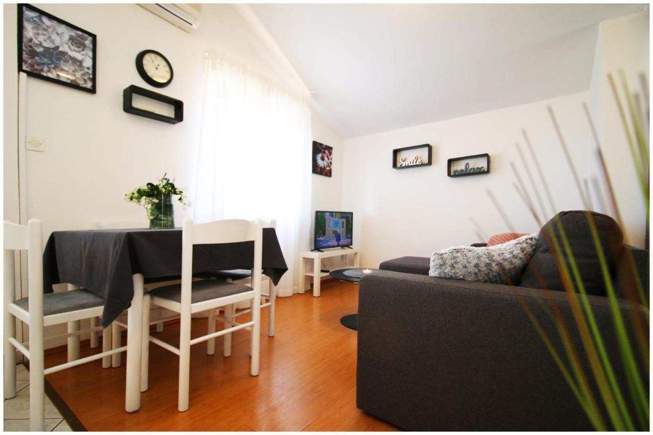 Studio Apartman Elena Primošten Exterior foto